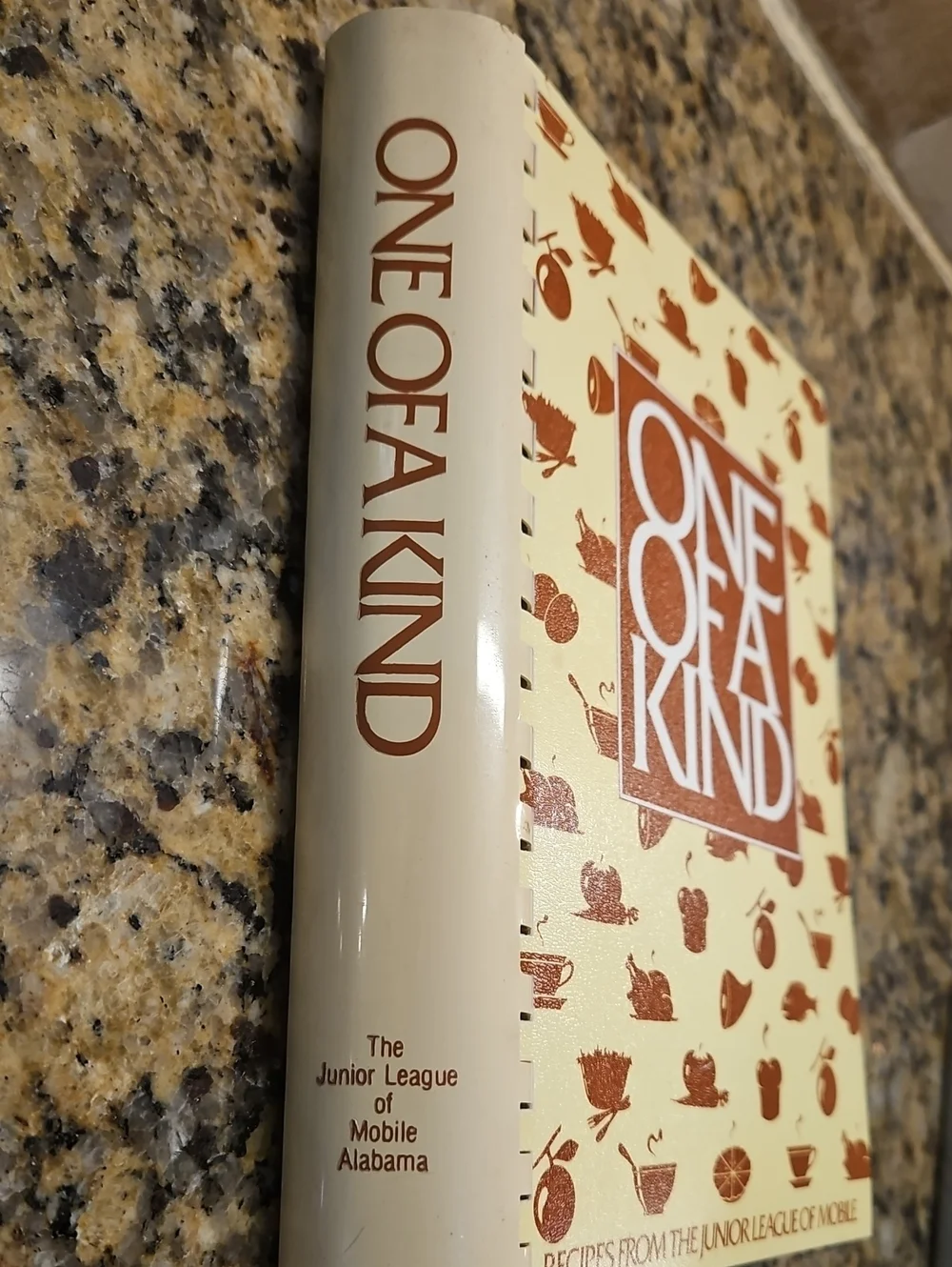 One of a Kind Cookbook Junior League Of Mobile Alabama 436 Pages 1981 Edition